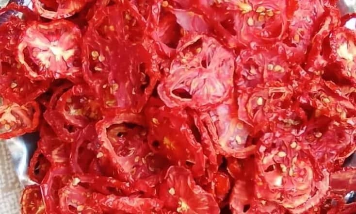 Dried tomato slices