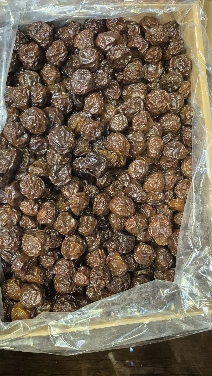 Dried Persian limes